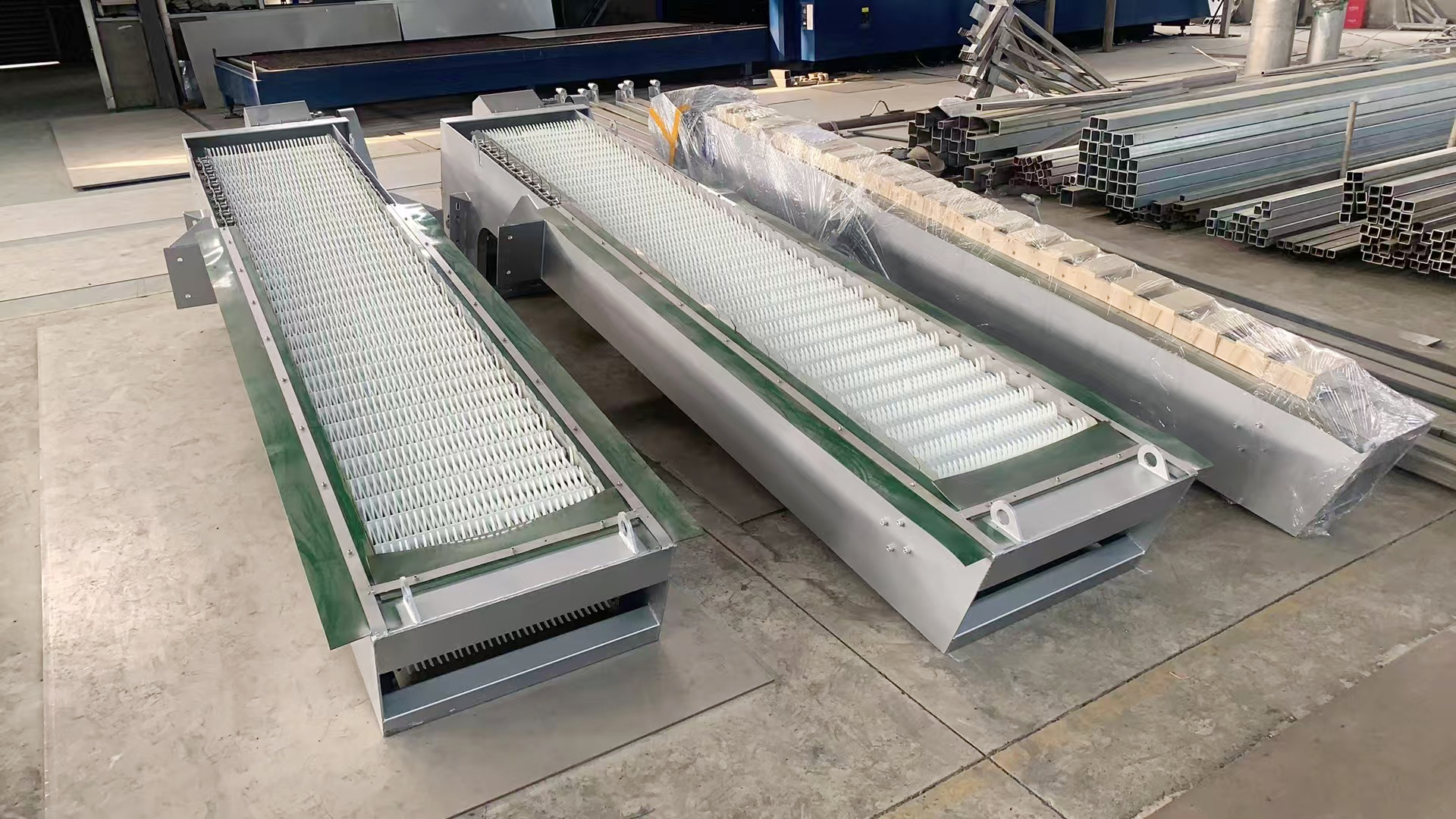 回轉(zhuǎn)耙式格柵除污機(jī)是保障整個(gè)水處理系統(tǒng)順暢運(yùn)行的基石。