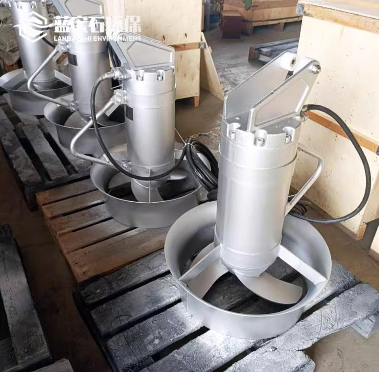 不銹鋼潛水?dāng)嚢铏C(jī)適用于哪些環(huán)境？專業(yè)選型與應(yīng)用環(huán)境深度解析